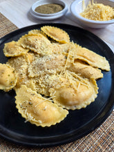 Load image into Gallery viewer, Cacio e Pepe Ravioli
