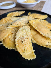 Load image into Gallery viewer, Cacio e Pepe Ravioli
