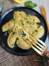 Load image into Gallery viewer, Lemon Basil Ricotta Ravioli
